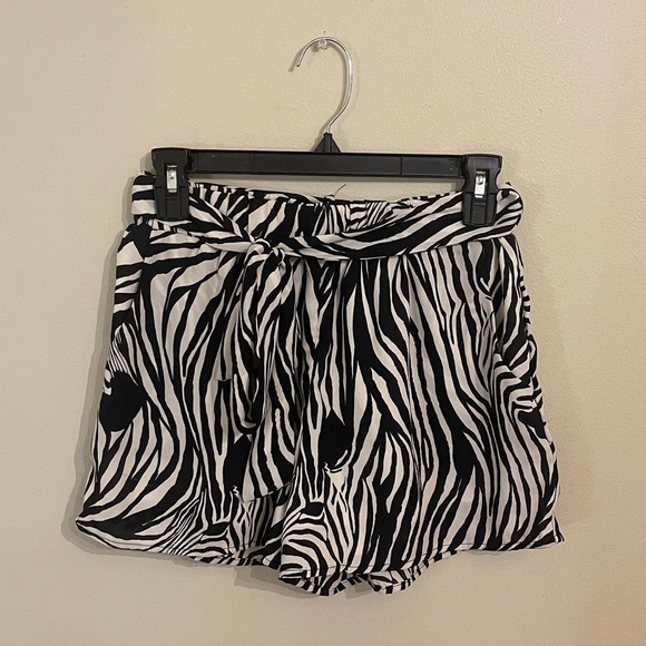 Carmela Zebra Tie Shorts - Picture 1 of 3